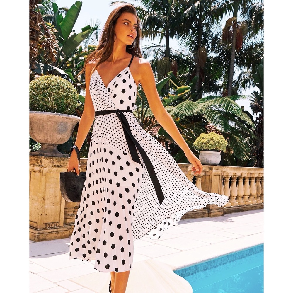 🍎 SHEIKE, NAVIGATE OCCASION PLEATED DRESS (NWT) 🍎